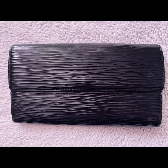 AUTHENTIC LOUIS VUITTON EPI BLACK LONG WALLET - Picture 1 of 10
